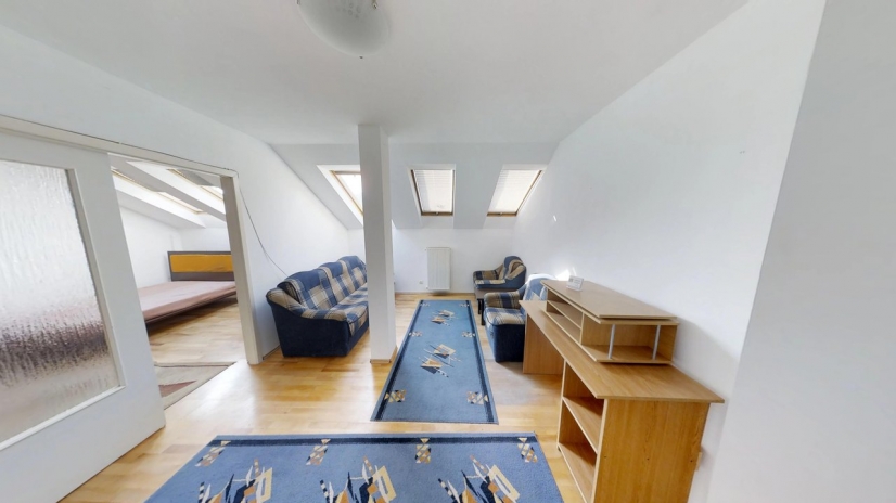 living apartament 3 camere pentru inchiriat